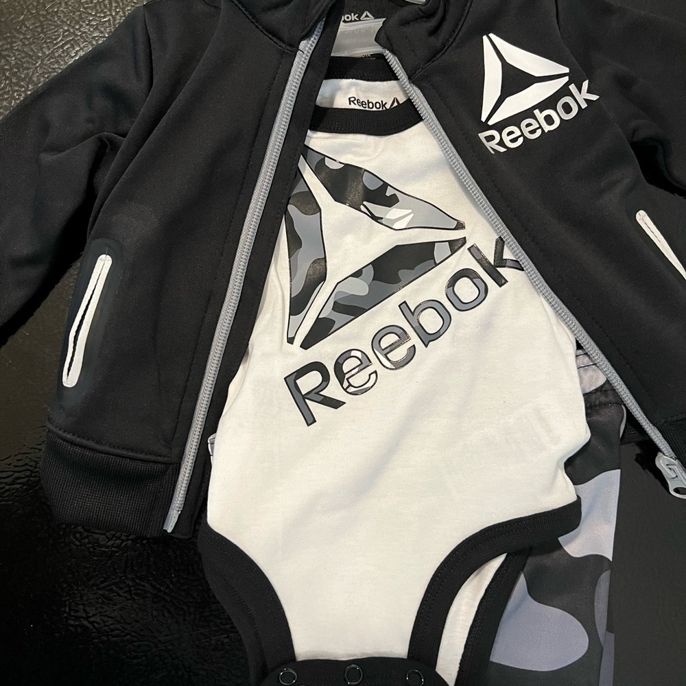 NEW Reebok Infant 3 Piece Set - Picture 2 of 4
